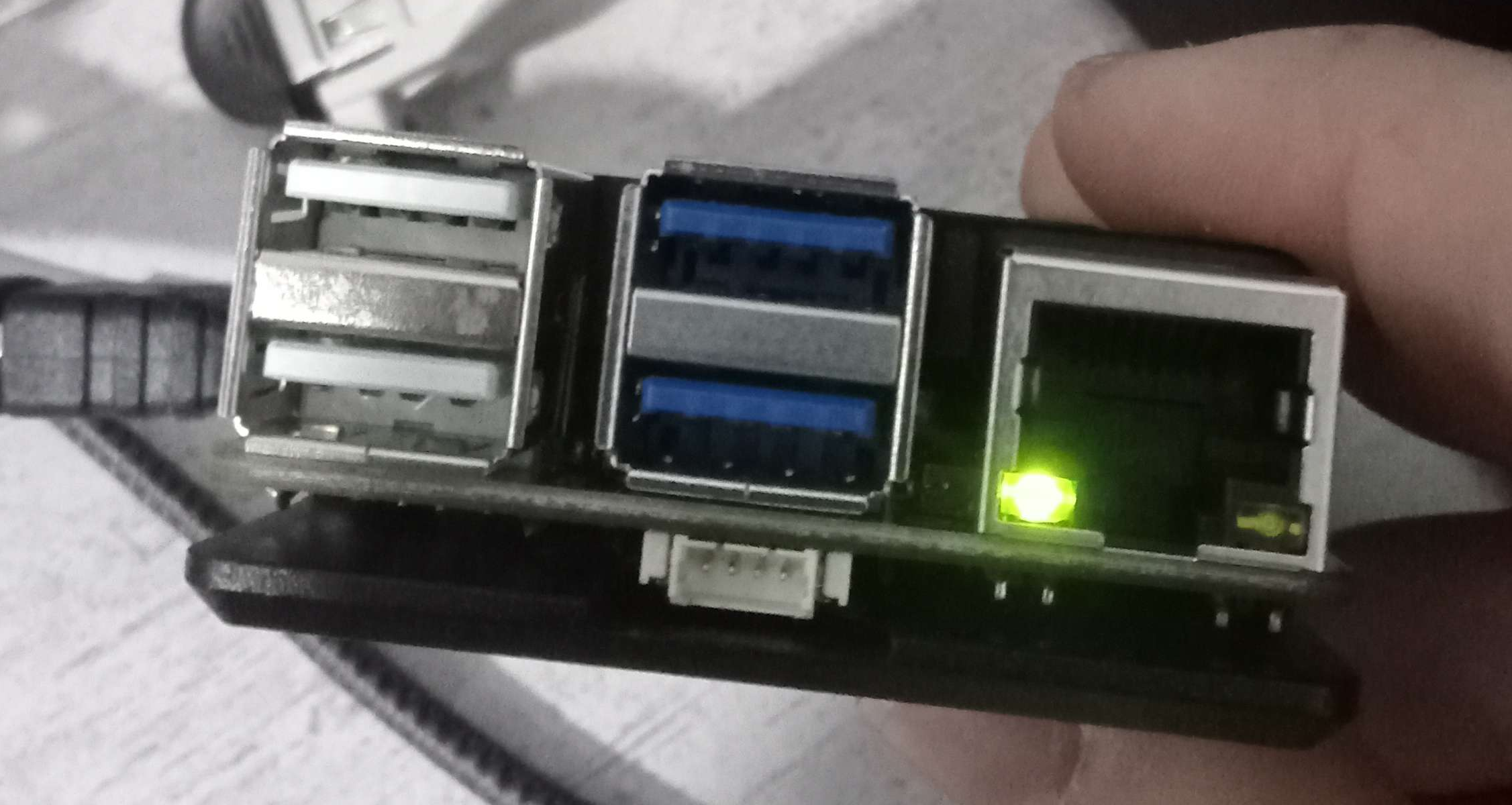ethernet-port-green-led.png
